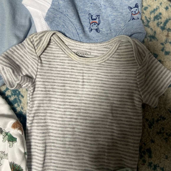 Newborn clothes bundle - Picture 4 of 6